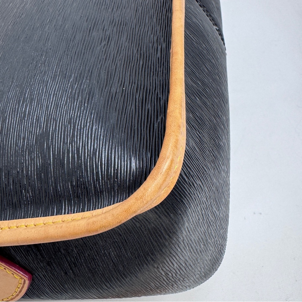 Vintage Dooney & Bourke Black Leather Flap Crossbody EUC - Picture 14 of 16